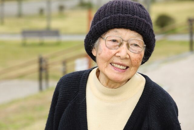 女性